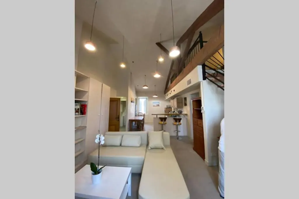 Appartement Neuf Et Tres Calme Avignon Apartment